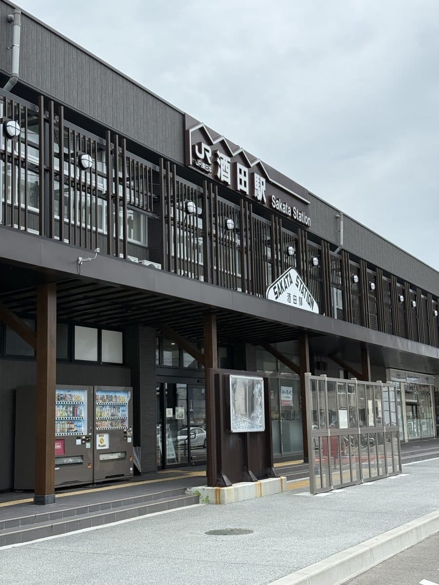 JR酒田駅の駅舎